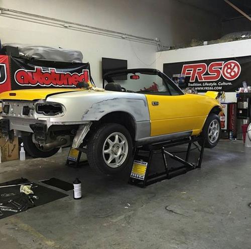 Reparando un Miata