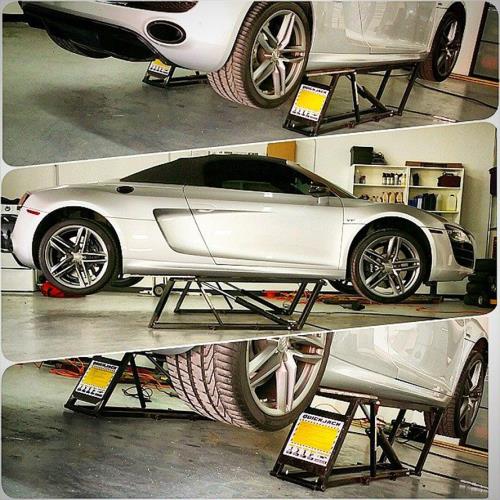 Servicio-rutinario-para-autos-con-QuickJack