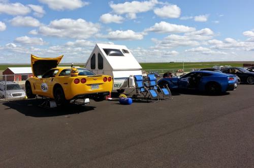 Levantando-un-Corvette-en-la-pista